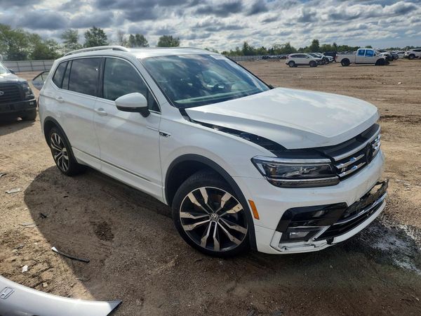 2021 VOLKSWAGEN TIGUAN — Passenger 3/4