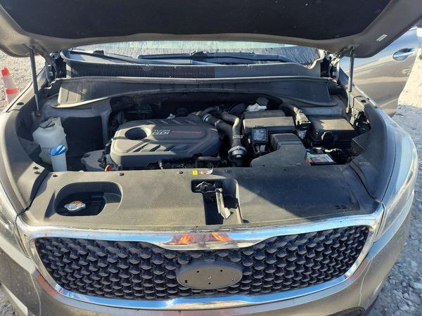 2016 KIA SORENTO EX — Engine bay