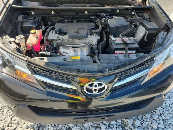 2015 TOYOTA RAV4 Limited (G Grade) — Engine bay