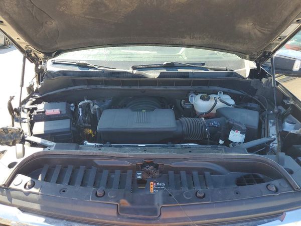 2024 CHEVROLET SILVERADO LT — Engine bay