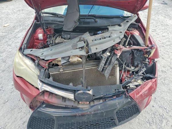 2016 TOYOTA CAMRY — Engine bay