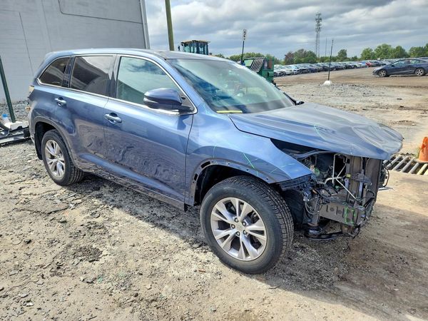 2015 TOYOTA HIGHLANDER Base/Hybrid — Passenger 3/4