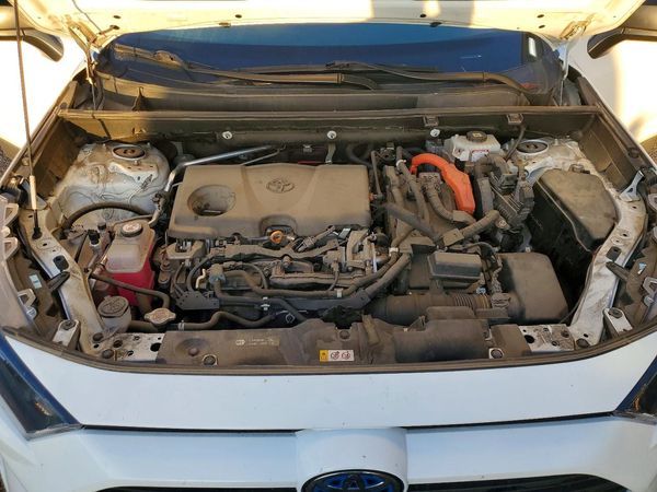 2021 TOYOTA RAV4 LE HV — Engine bay