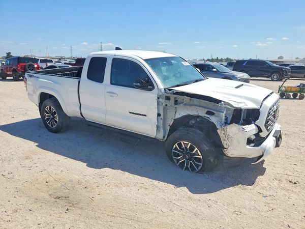 2022 TOYOTA TACOMA SR5 — Passenger 3/4