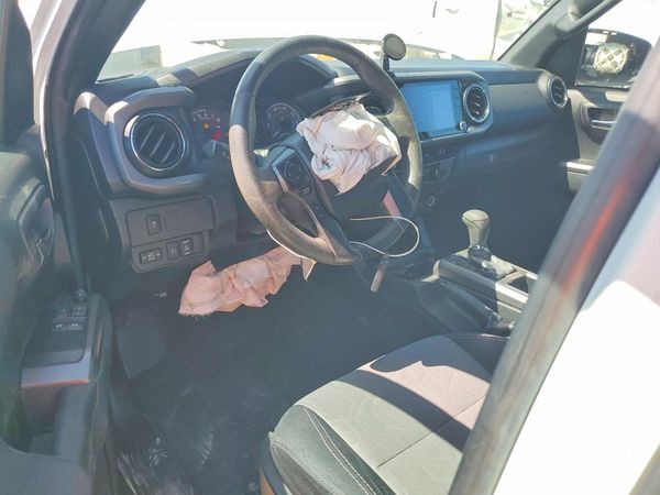 2022 TOYOTA TACOMA SR5 — CKPT