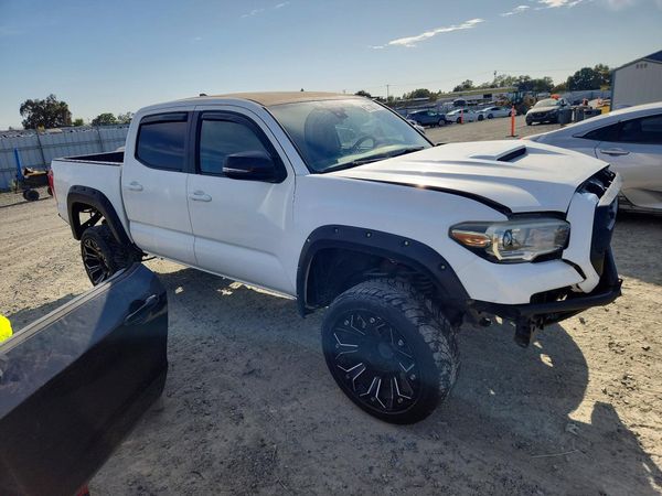 2018 TOYOTA TACOMA — Passenger 3/4