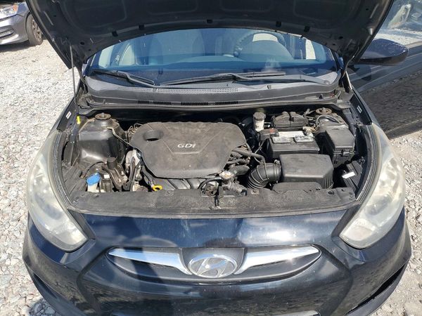 2012 HYUNDAI ACCENT GL (Middle-low grade) — Engine bay