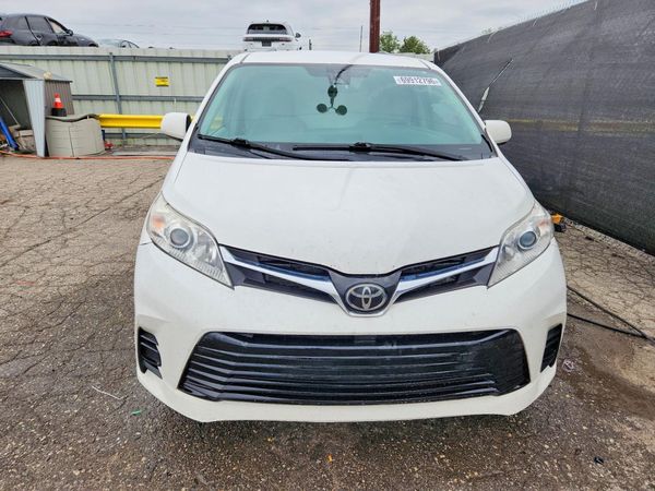 2018 TOYOTA SIENNA LE — DIRF