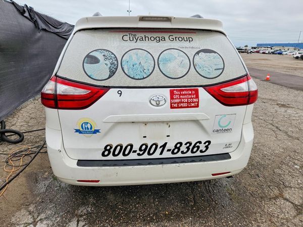 2018 TOYOTA SIENNA LE — DIRR