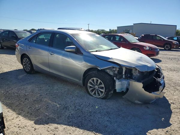 2017 TOYOTA CAMRY LE/SE/XLE/XSE — Passenger 3/4