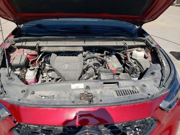 2023 TOYOTA HIGHLANDER — Engine bay