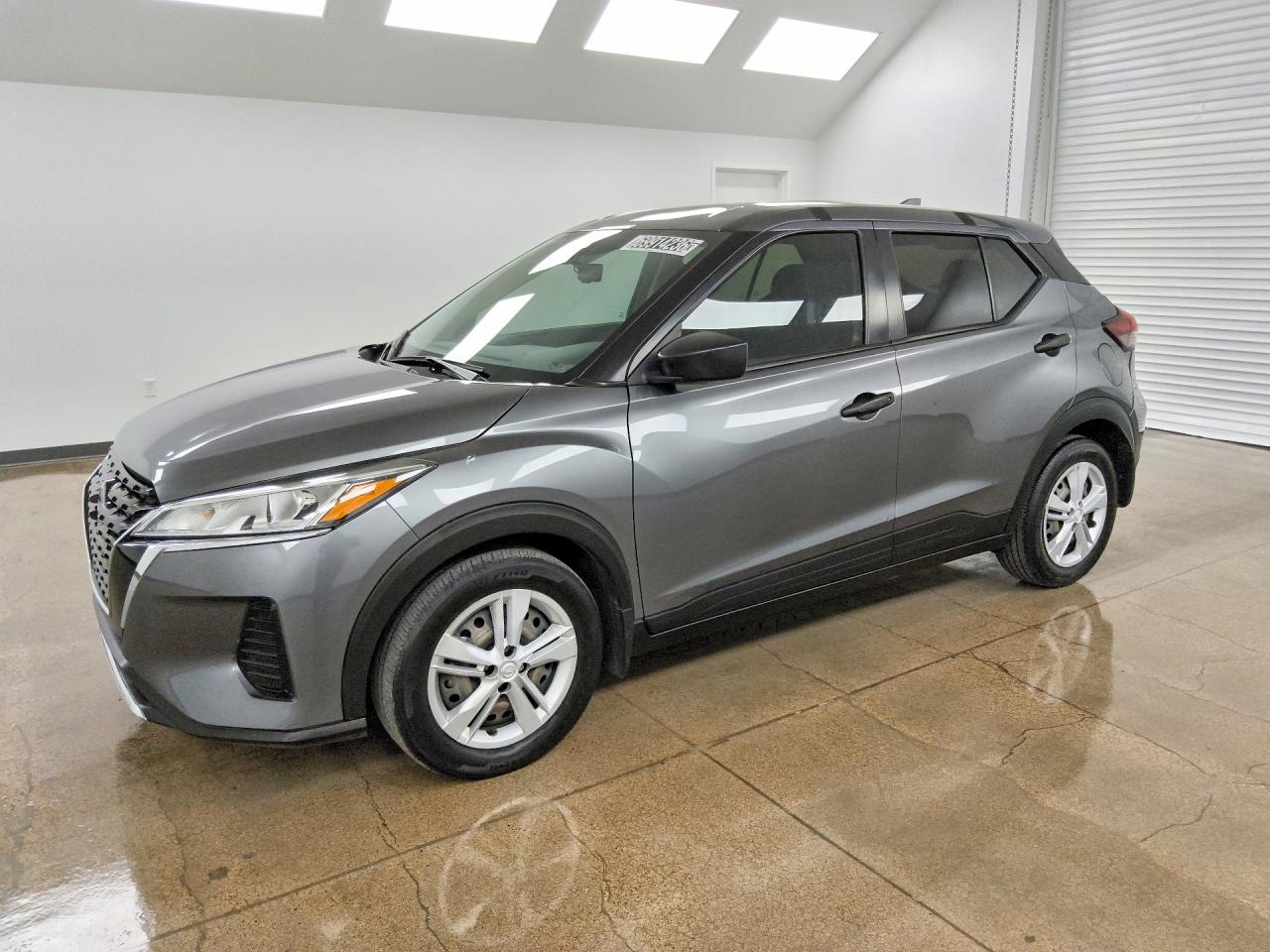 2023 NISSAN KICKS S — Front 3/4