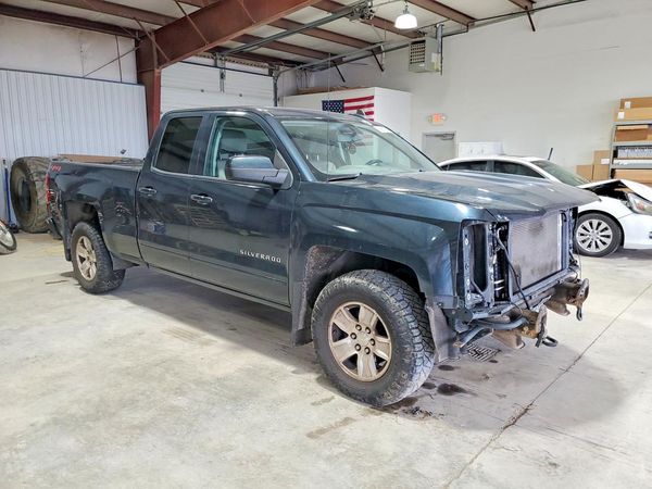 2018 CHEVROLET SILVERADO LT — Passenger 3/4