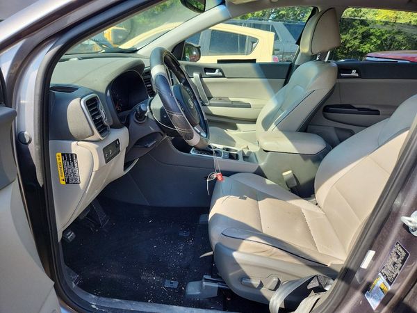 2017 KIA SPORTAGE — DENT