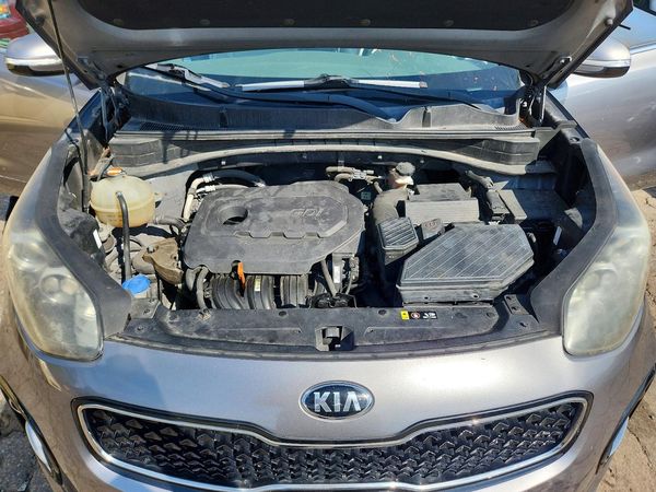 2017 KIA SPORTAGE — Engine bay
