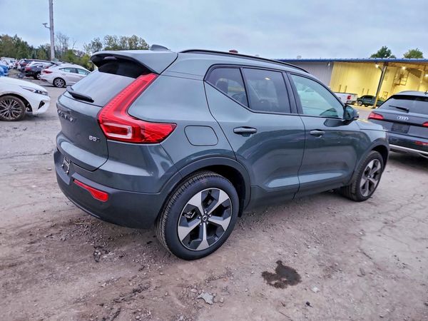 2026 VOLVO XC40 — PSRA