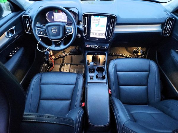 2026 VOLVO XC40 — CKPT