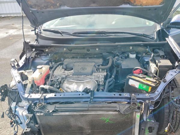 2014 TOYOTA RAV4 Sports — Engine bay