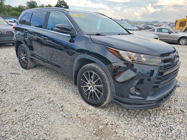 2017 TOYOTA HIGHLANDER SE/XLE — Passenger 3/4