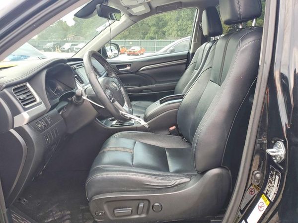2017 TOYOTA HIGHLANDER SE/XLE — DENT