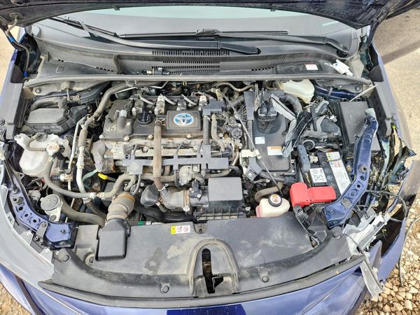 2021 TOYOTA COROLLA LE — Engine bay
