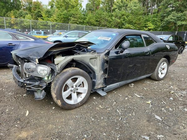 2014 DODGE CHALLENGER Base — Front 3/4