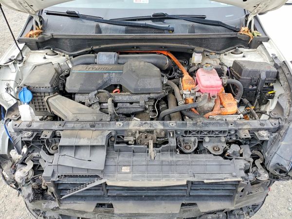 2023 KIA SPORTAGE LX — Engine bay