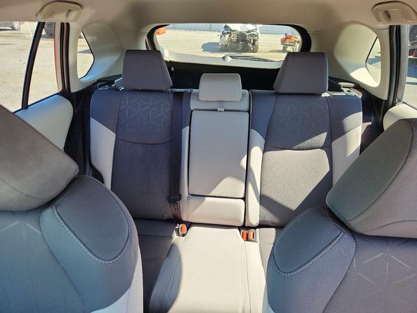 2025 TOYOTA RAV4 XLE — SUVN