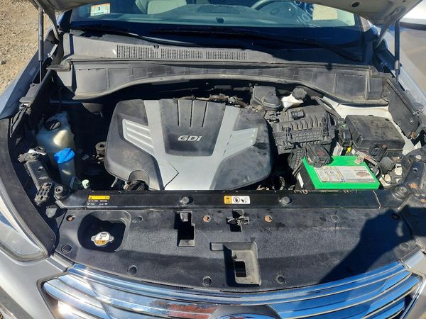 2016 HYUNDAI SANTA FE GI — Engine bay