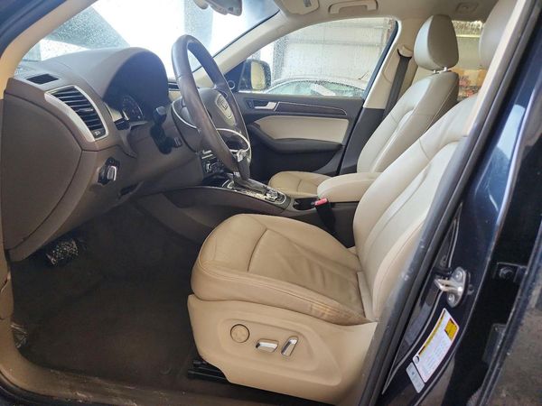 2017 AUDI Q5 quattro Premium Plus — DENT