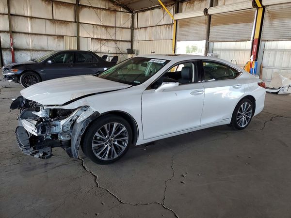 2020 LEXUS ES — DSFA — Front 3/4