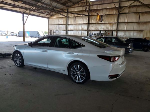 2020 LEXUS ES 300h Premium — DSRA