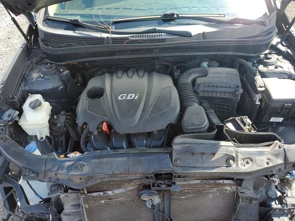 2014 HYUNDAI SONATA GLS/ GLS Popular — Engine bay