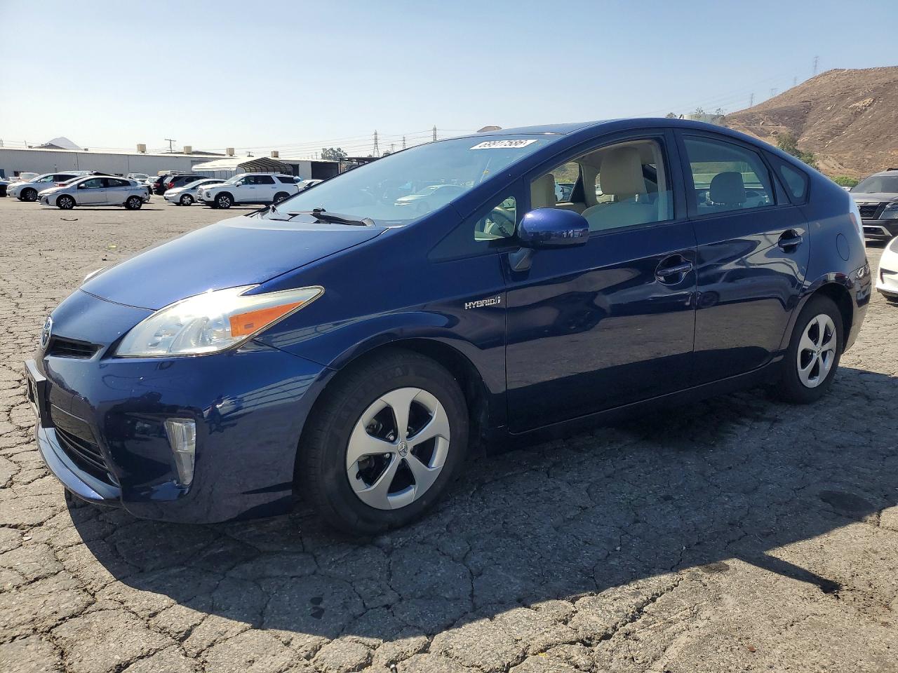 2012 TOYOTA PRIUS — Front 3/4