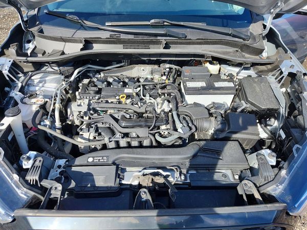 2022 TOYOTA COROLLA CROSS LE — Engine bay