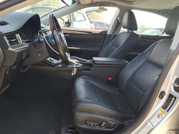 2016 LEXUS ES 350 — DENT
