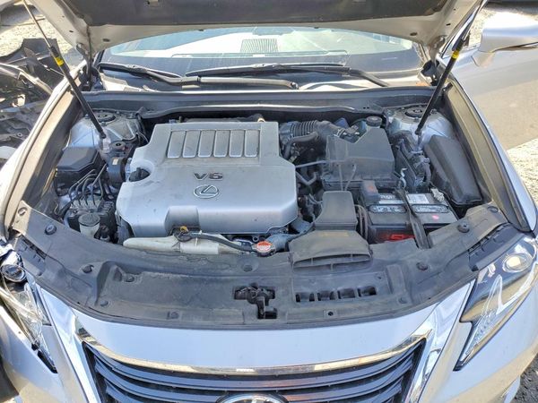 2016 LEXUS ES 350 — Engine bay