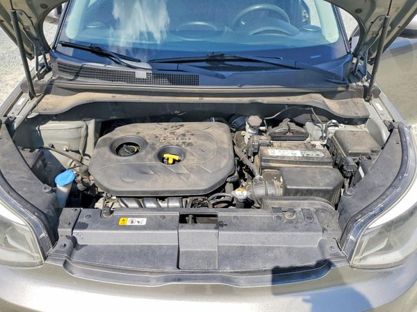 2019 KIA SOUL Plus — Engine bay
