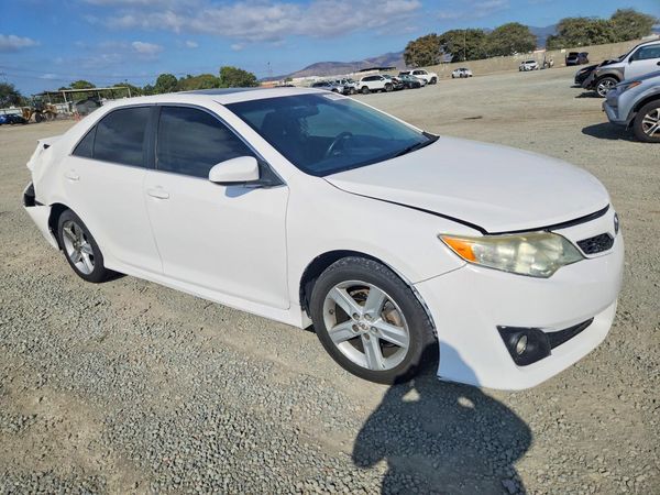 2012 TOYOTA CAMRY — Passenger 3/4