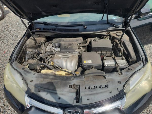 2015 TOYOTA CAMRY — Engine bay
