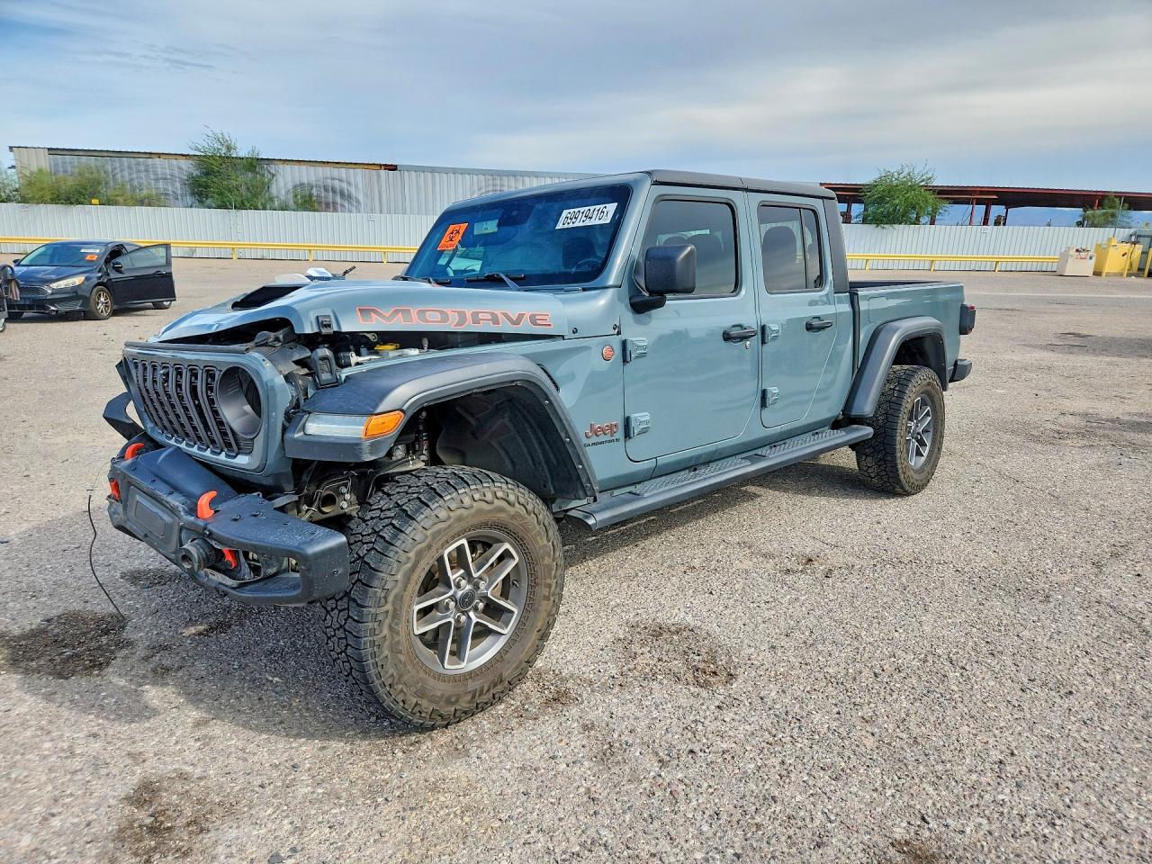 2024 JEEP GLADIATOR Mojave — Front 3/4