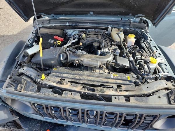 2024 JEEP GLADIATOR Mojave — Engine bay