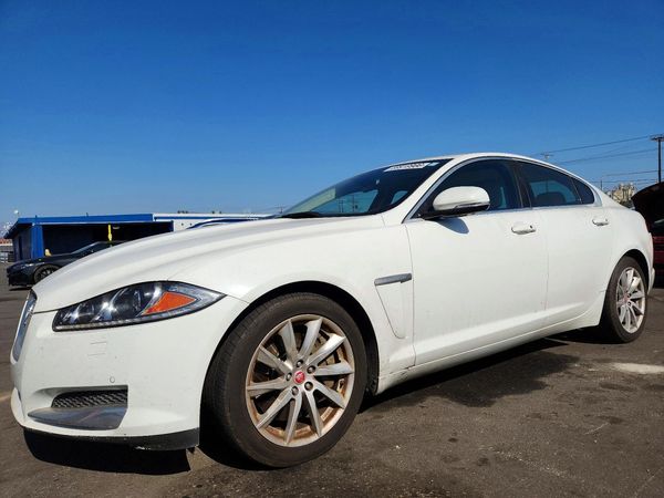 2015 JAGUAR XF — DSFA — Front 3/4