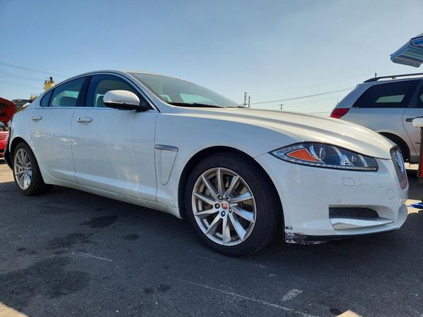 2015 JAGUAR XF — Passenger 3/4