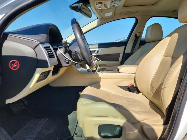 2015 JAGUAR XF — DENT