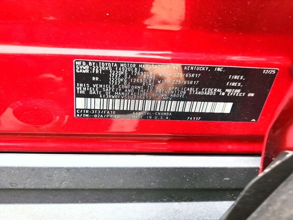 2025 TOYOTA RAV4 XLE — VINS