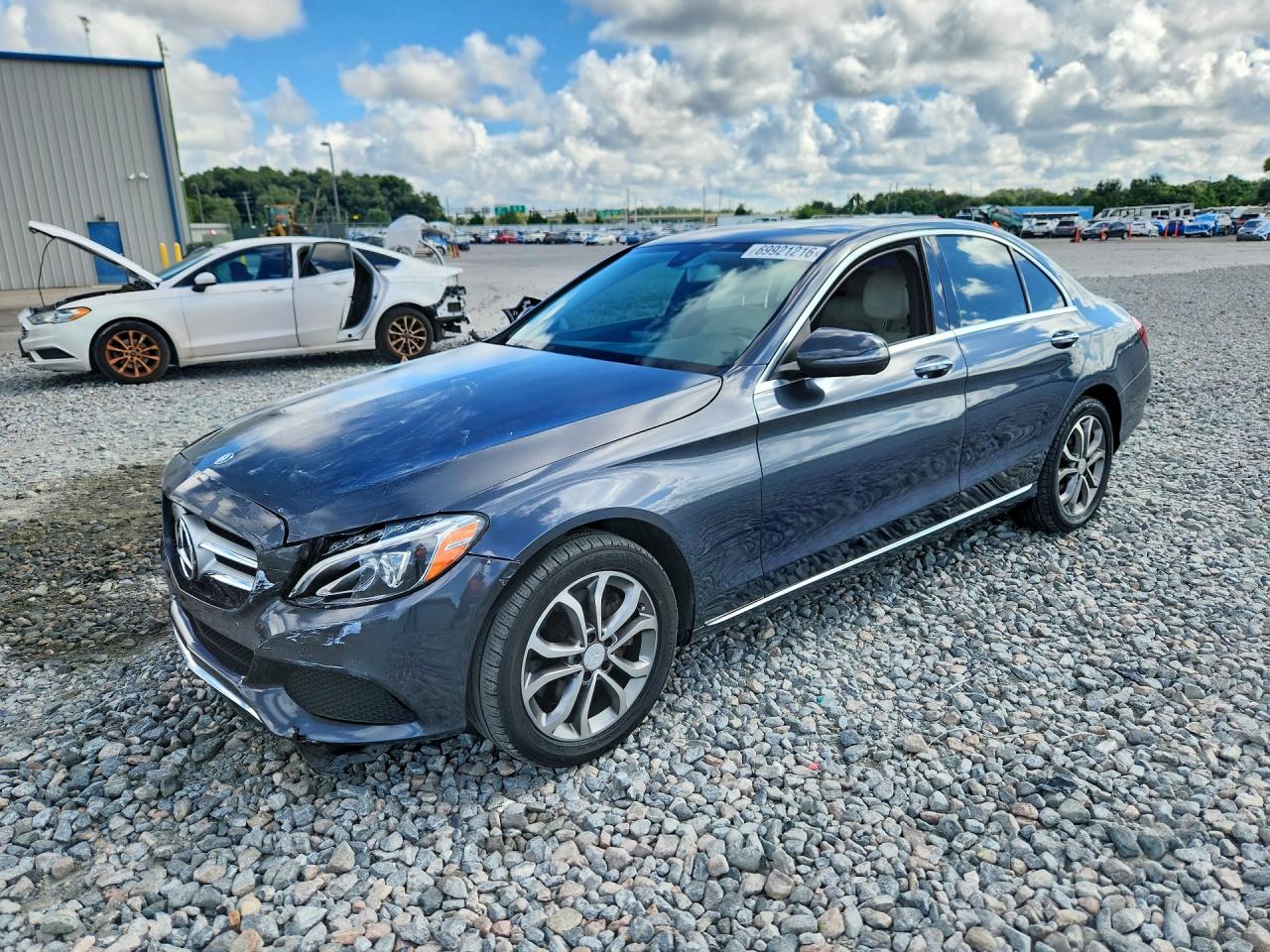 2016 MERCEDES-BENZ C C300-4M — Front 3/4
