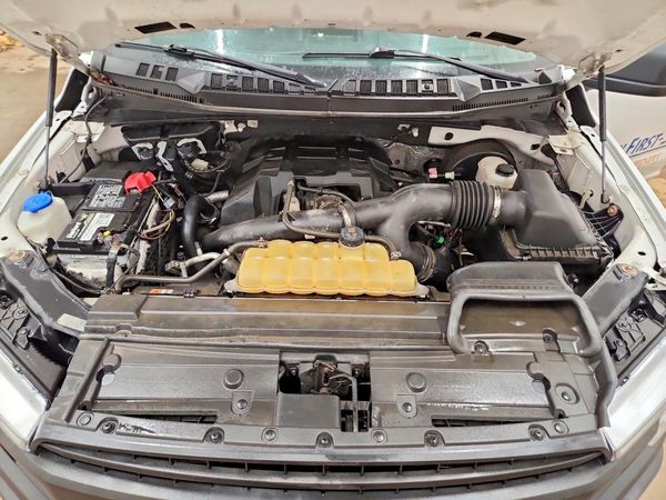 2018 FORD F150 — Engine bay
