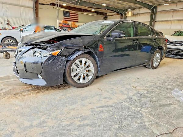 2015 LEXUS ES 300H — Front 3/4