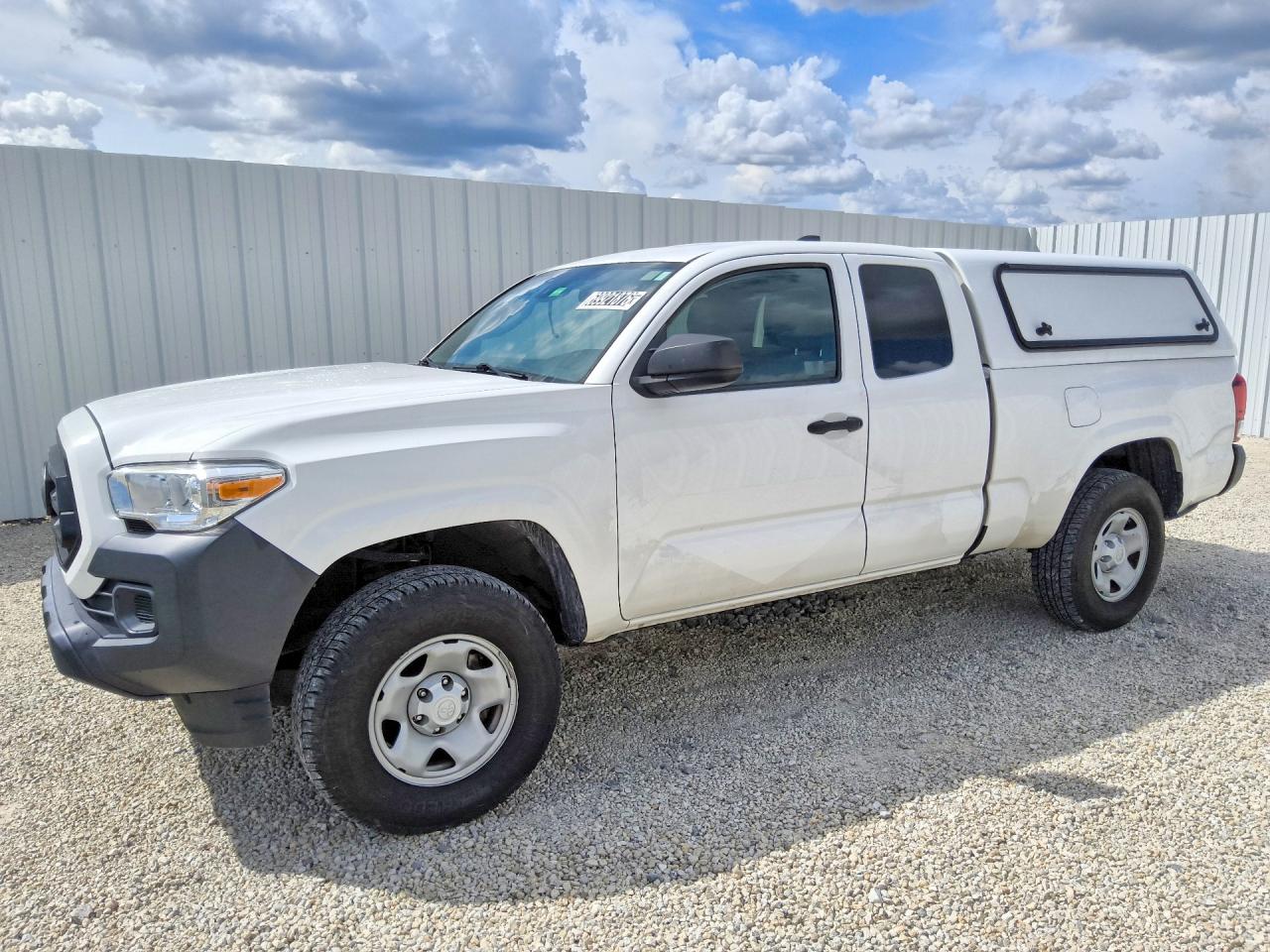 2021 TOYOTA TACOMA SR5 — Front 3/4